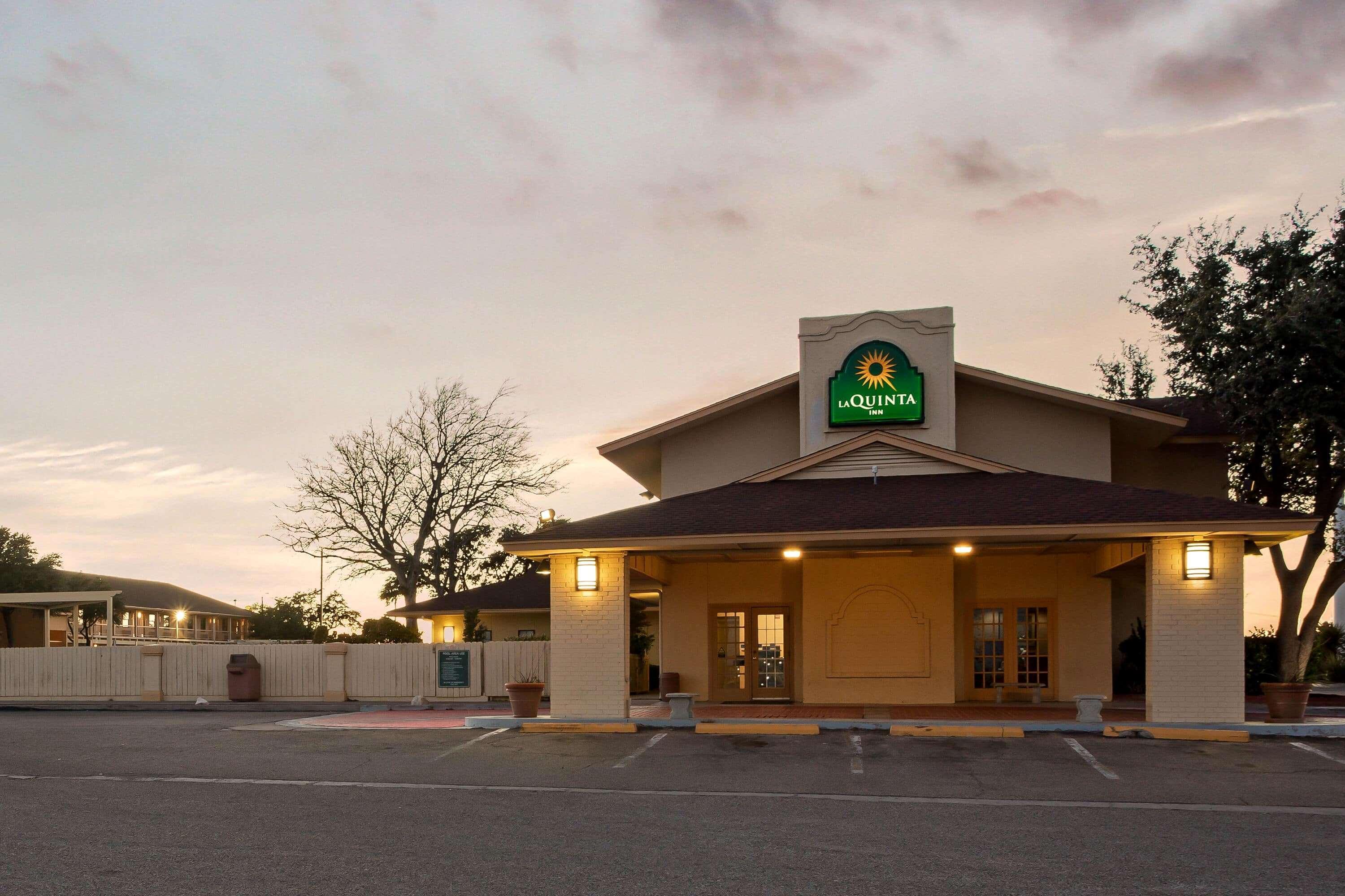 Baymont By Wyndham Fort Stockton Exterior foto